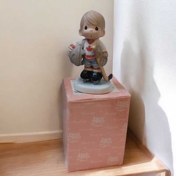 Vintage Enesco Precious Moments "I Will Make My Country Proud" 2000  New… - Picture 5 of 10